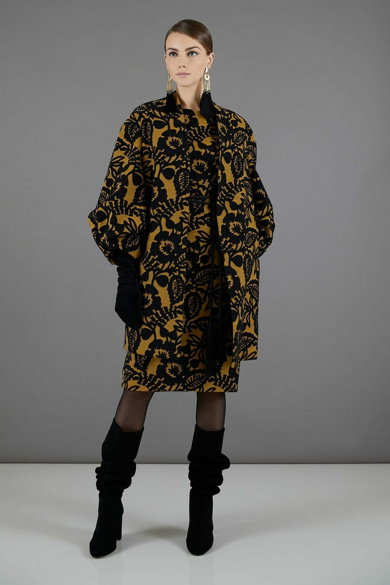 Josie Natori Ready-to-Wear Fall-Winter 2019-2020. RUNWAY MAGAZINE ® Collections. RUNWAY NOW / RUNWAY NEW