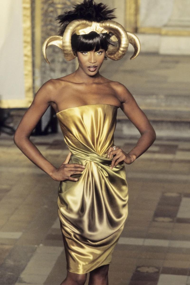 Givenchy by Alexander McQueen Haute Couture Spring Summer 1997 - RUNWAY ...