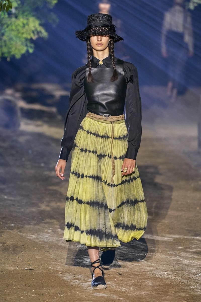 Christian Dior Spring Summer 2020 Paris - RUNWAY MAGAZINE ® Collections