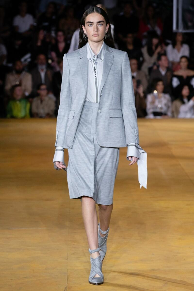 Burberry Spring Summer 2020 London - RUNWAY MAGAZINE ® Collections